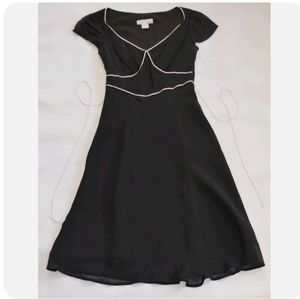 WHITE HOUSE BLACK MARKET Black Short Sleeves Sheer Dress Size 2